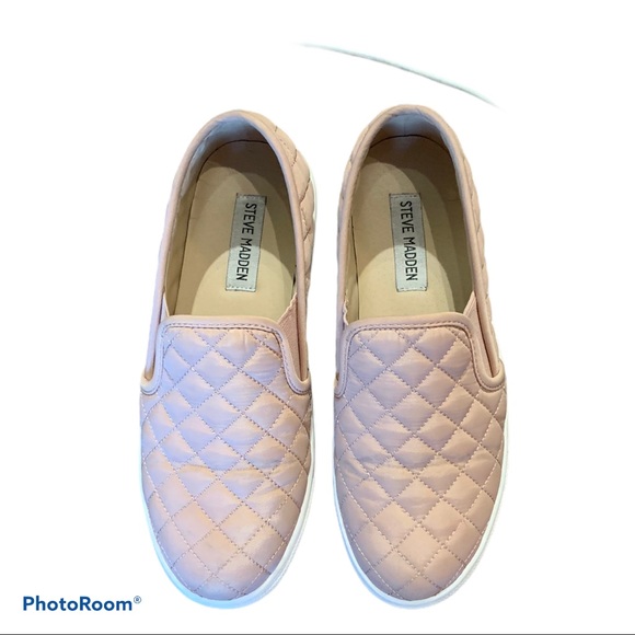 Steve Madden Quilted Pattern Slip On Sneaker. - Picture 4 of 5